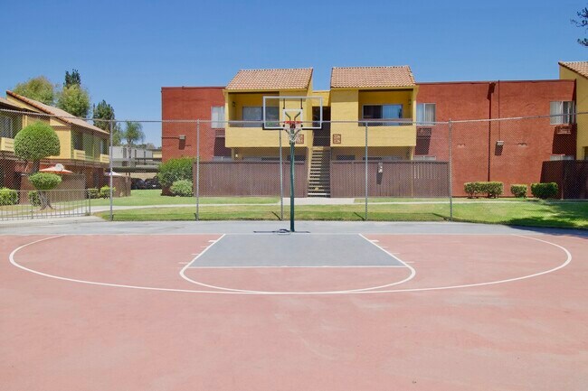 Foto del edificio - 2600 S Azusa Ave