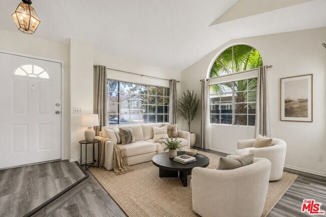 Foto del edificio - 13505 Sutter Ct