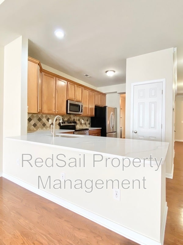 Foto del edificio - 303 Daniels Dr