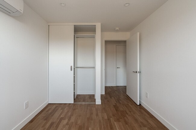 Photo du bâtiment - 56 Eccleston Drive