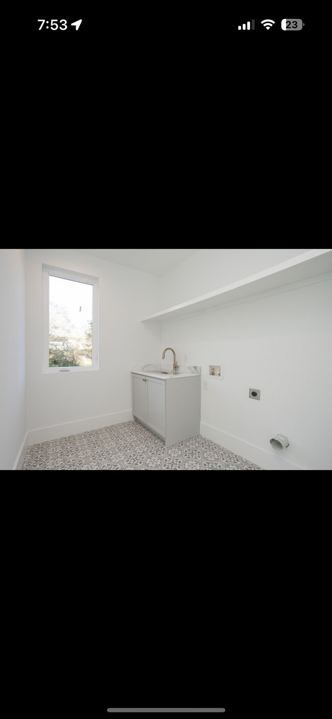 Foto del edificio - 113 McCall St