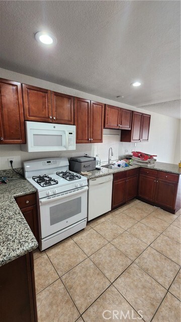Building Photo - 123 Peppertree Dr