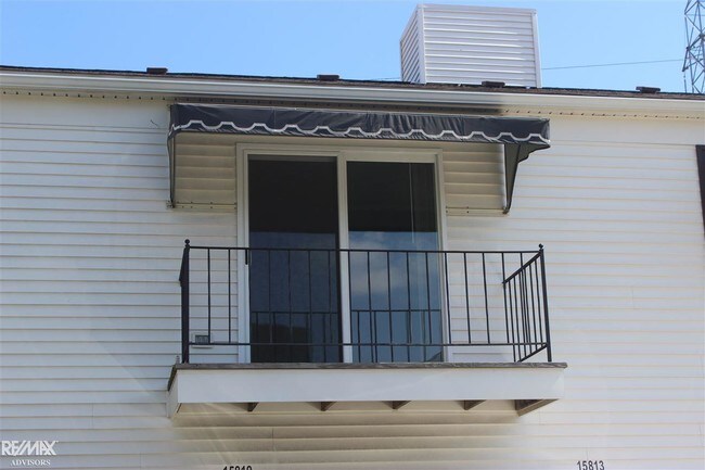 Building Photo - 15819 Newport Dr