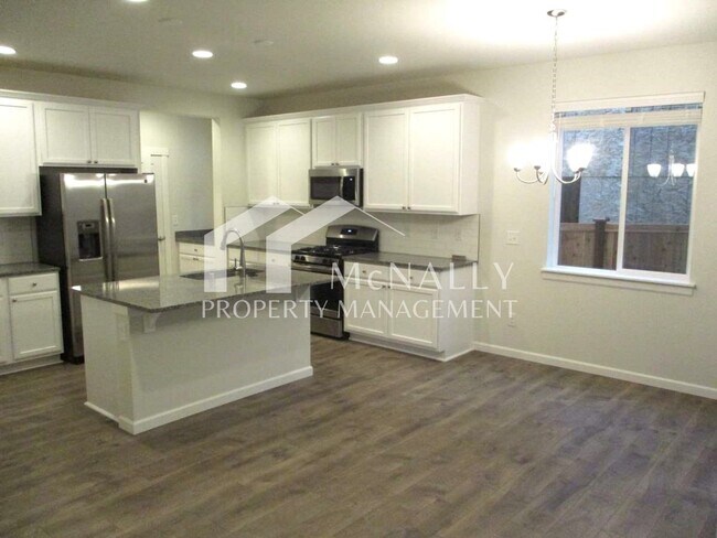 Foto del edificio - 3 Bedroom, 2.5 Bathroom Andasio Villiage Home in Port Orchard