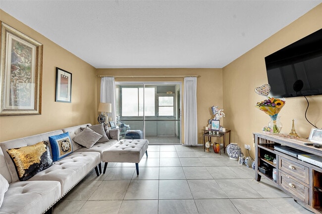 Foto del edificio - 2769 Ashley Dr W