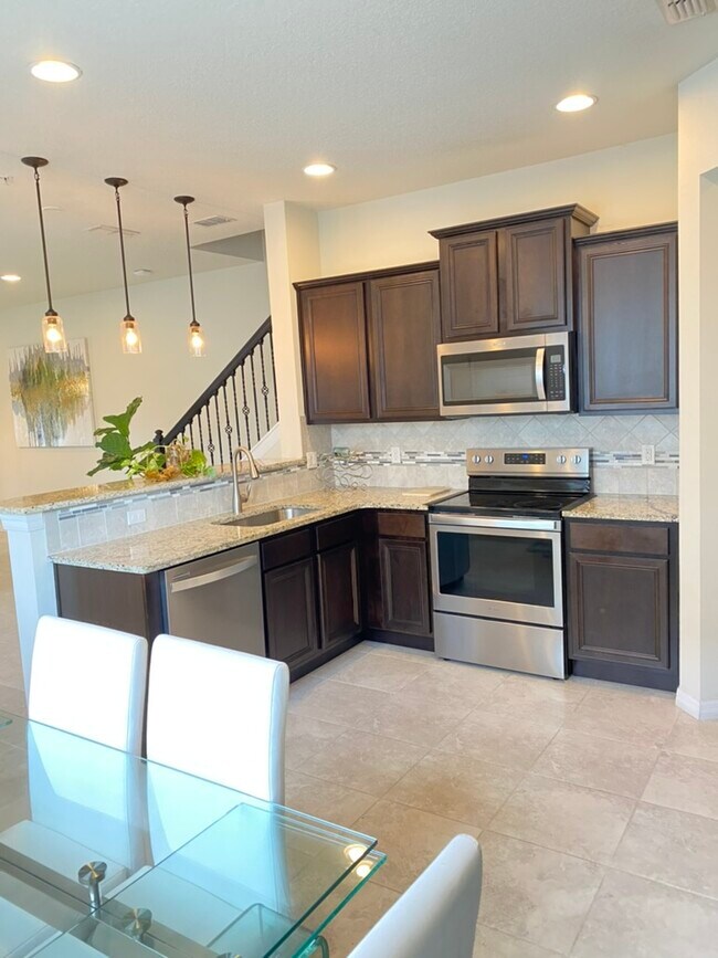 Building Photo - 1100 Pavia Dr