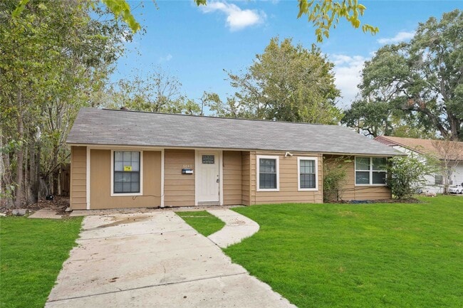 Foto del edificio - 6043 Lyndhurst Dr