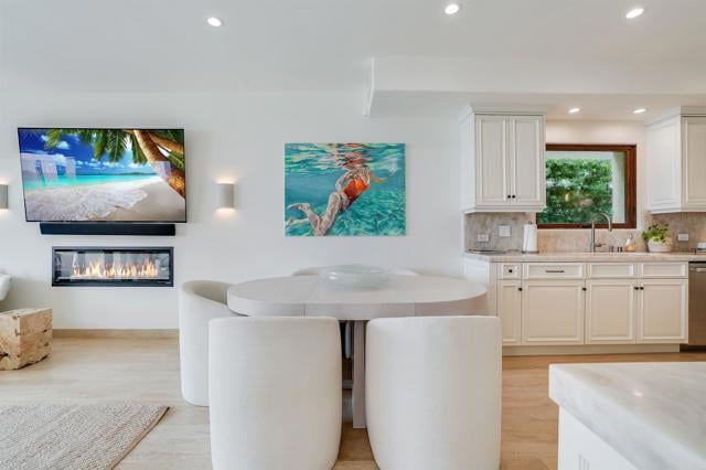 Building Photo - 2614 Ocean Front