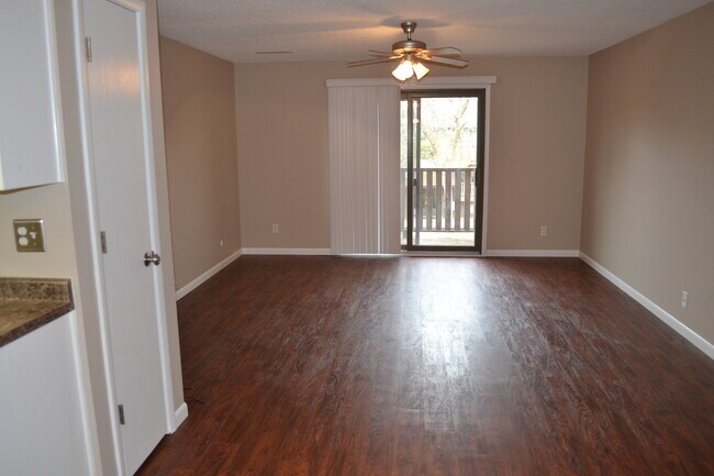 Building Photo - 441 Woodside Trail