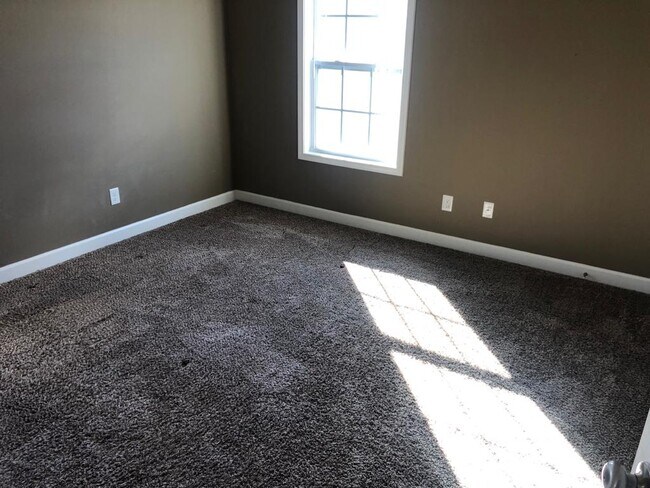 Bedroom - 240 Moss View St