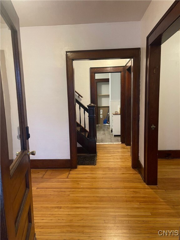 Foto del edificio - 251 Tennyson Ave