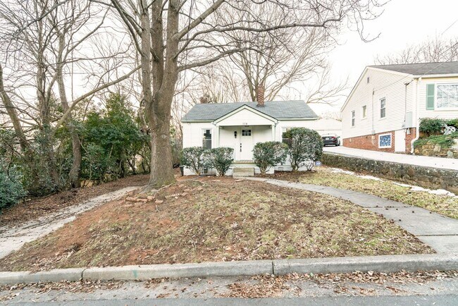 Foto del edificio - BRAND NEW RENOVATED HOME!