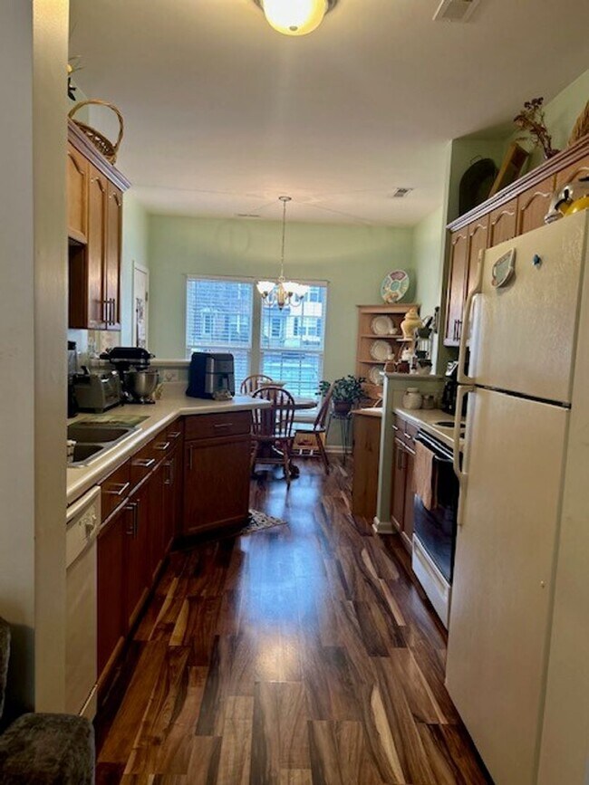 Building Photo - Townhome in Matthews