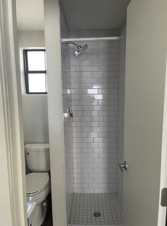 Building Photo - Upgraded Studio Apartment in Downtown Phoenix