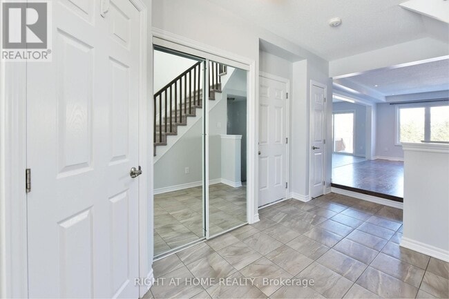 Building Photo - 598 Malahat Way