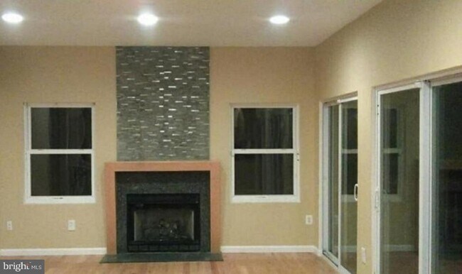 Foto del edificio - 713 Bonnie Meadow Ln