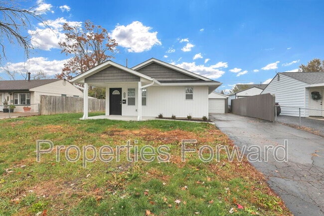 Building Photo - 1734 Eastfield Dr N