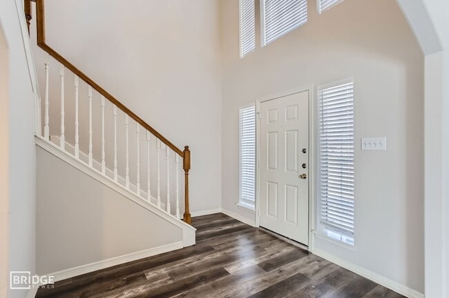 Building Photo - 3138 Red Rover Ct