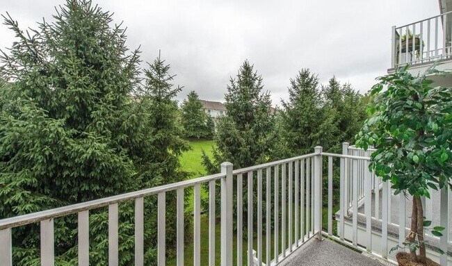 balcony - 176 Riverwalk Way