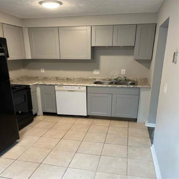 Foto del edificio - 1749 Whitehall Forest Ct SE