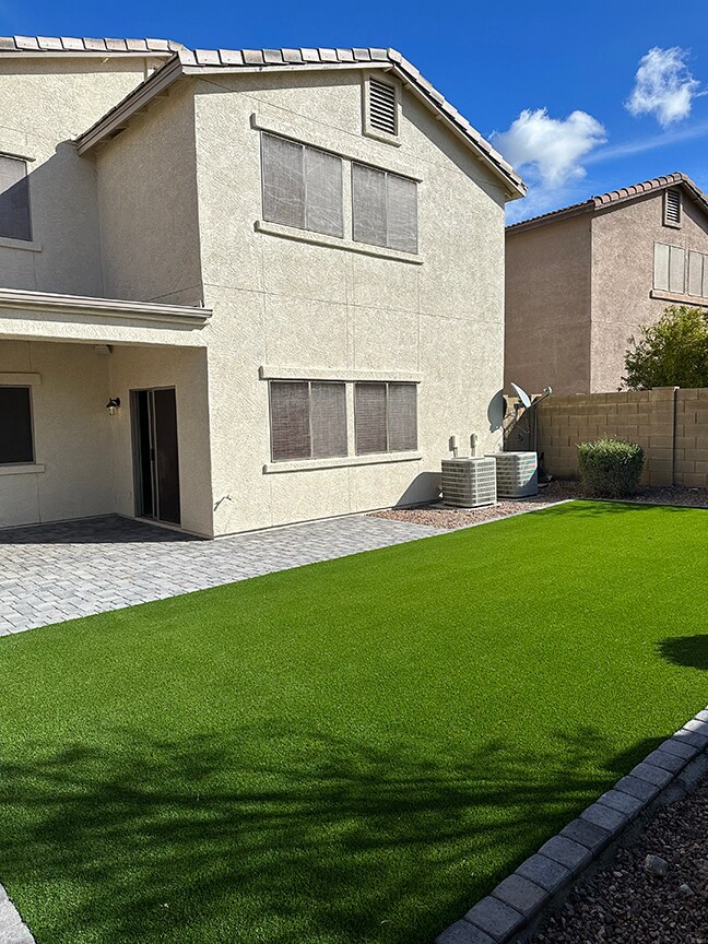 Building Photo - A must-see, amazing 4 Bed 3 Bath, 3 Car Garage, Single Family Home, Community Pool!