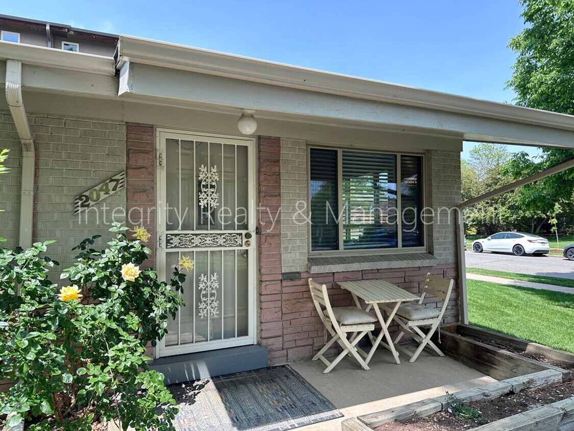 Photo - 2 Bed/1 Bath, 780 sq. ft., 2047 Meade St Denver, CO 80211