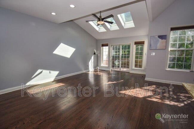 Building Photo - 109 Meadow View Ln
