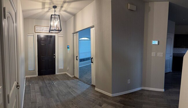 Foto del edificio - 7335 Horton Ranch Rd
