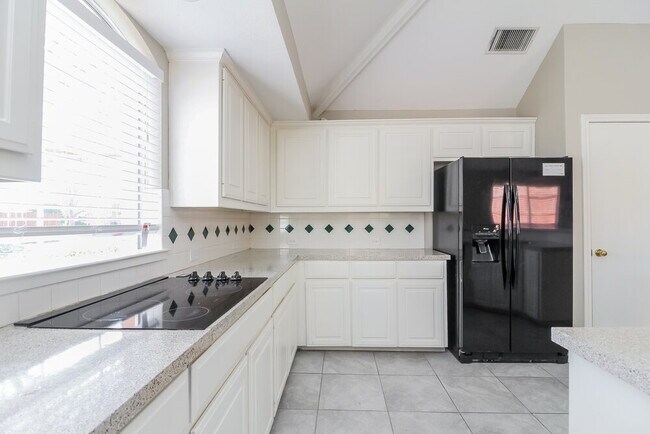 Building Photo - 317 N Fountain Gate Dr