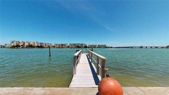 Building Photo - 7901 Boca Ciega Dr