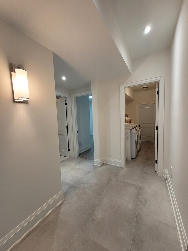 82 Nipigon Av Unit Lower, Toronto, ON M2M 2W2 Apartments 82 Nipigon