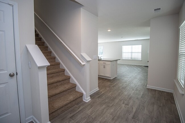 Building Photo - Spacious 4 Bedroom, 2.5 Bath Home in Bowden Village - Just Reduced! Don't miss it!