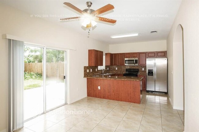 Foto del edificio - 4633 SW 164th Ct