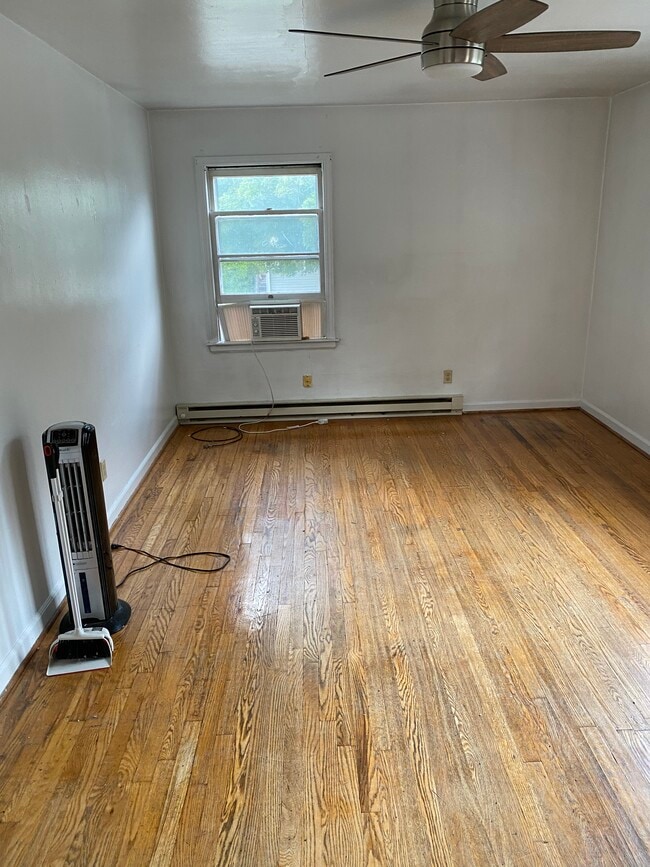 Building Photo - 114 Lucas Dr