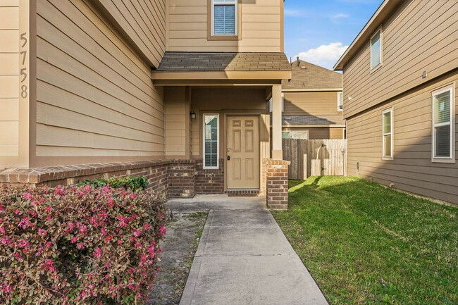 Building Photo - 5758 Manning Crk Trl