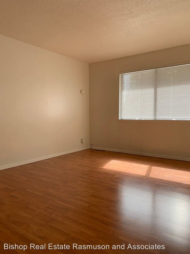 Foto del edificio - 287 E Elm St