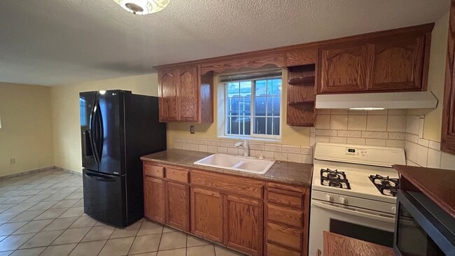 Building Photo - 1404 Teresa St