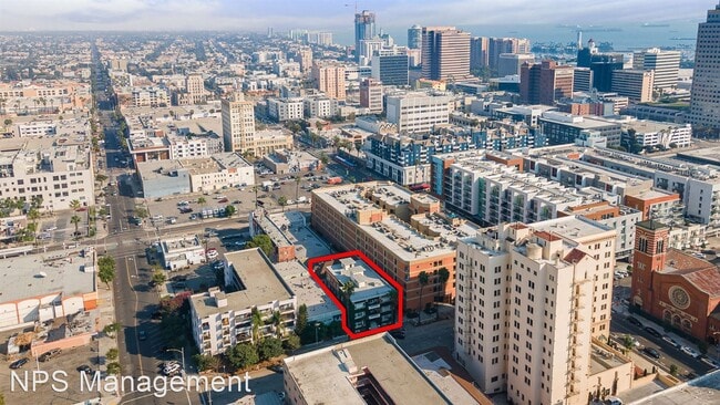 Building Photo - Studio, 1 bath Apartment - 330 Cedar Avenu...