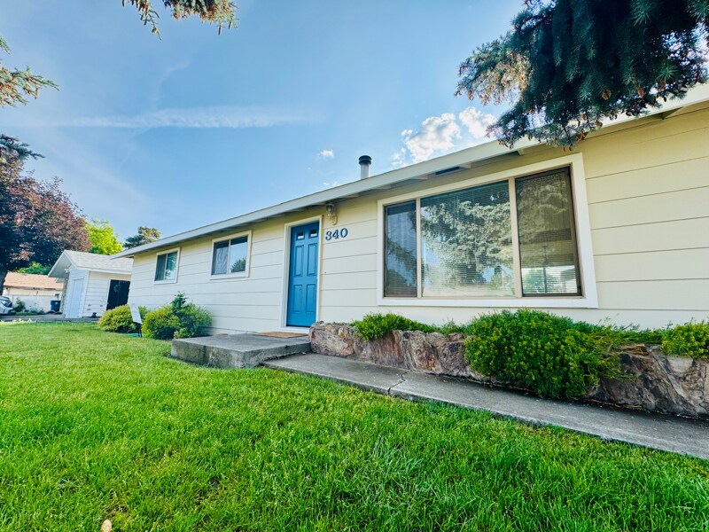 Foto principal - 340 SW Deer St