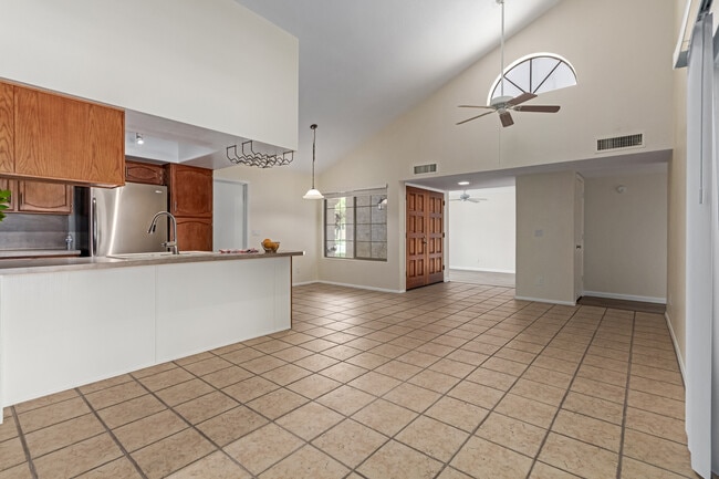 Building Photo - 9128 E Evans Dr