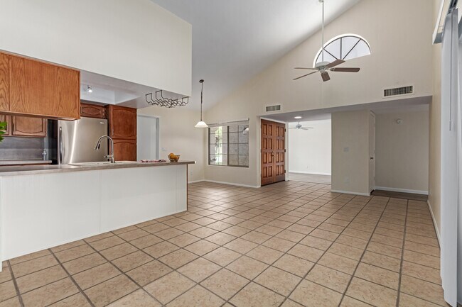 Foto del edificio - 9128 E Evans Dr