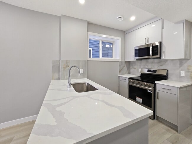 Building Photo - 442 Carringvue Grove NW