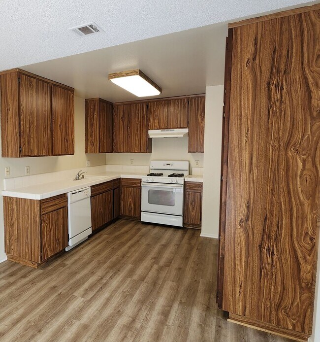 Foto del edificio - Your perfect Ventura retreat—spacious 3 be...