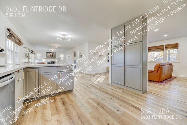 Foto del edificio - 2401 Flintridge Dr