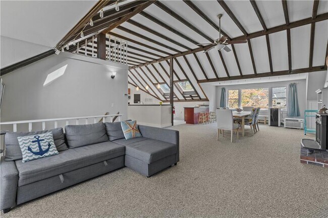 Foto del edificio - 167 Coggeshall Ave