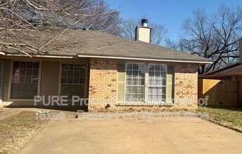 Building Photo - 423 Claire Ct