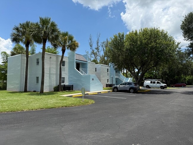 Foto del edificio - Peppertree Apartments