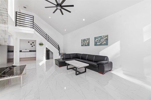 Foto del edificio - 15214 La Mancha Dr