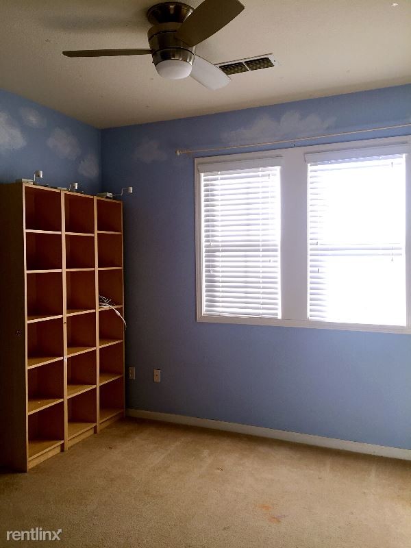 Foto del edificio - 4392 Fitzwilliam St