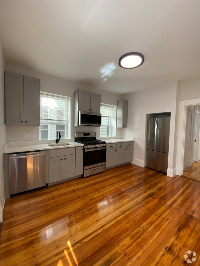 Building Photo - 8 Clary St